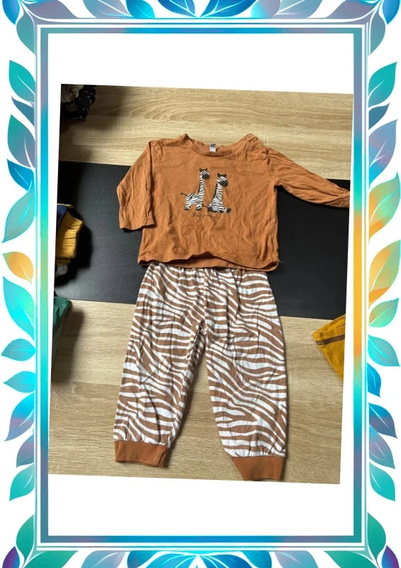 Lot met langarm T-shirt en een 9 maanden pyjama – photo 7